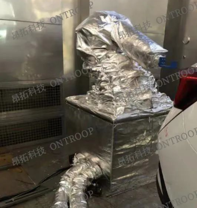 熱吹風(fēng)機(jī)器人防護(hù)服,恒溫機(jī)器人防護(hù)服